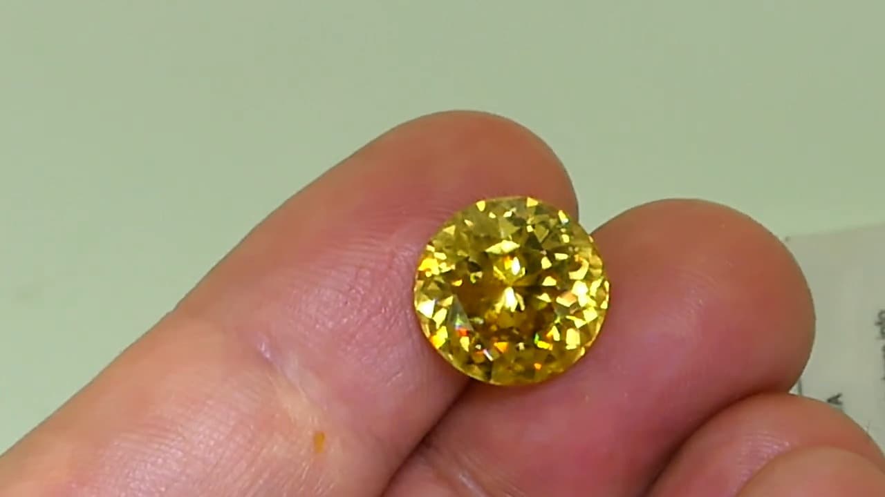 Zircon 10.73 ct