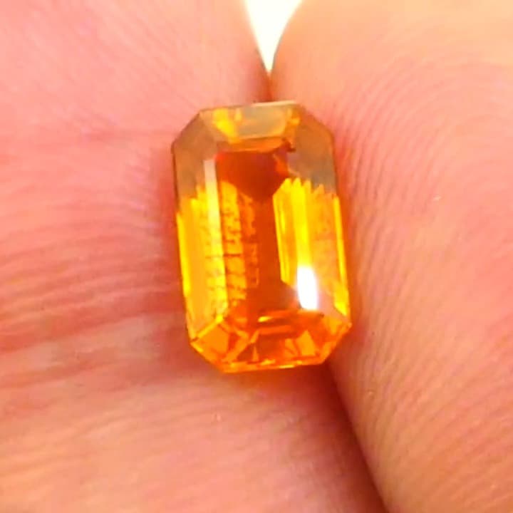 Orange Sapphire 2.56 ct
