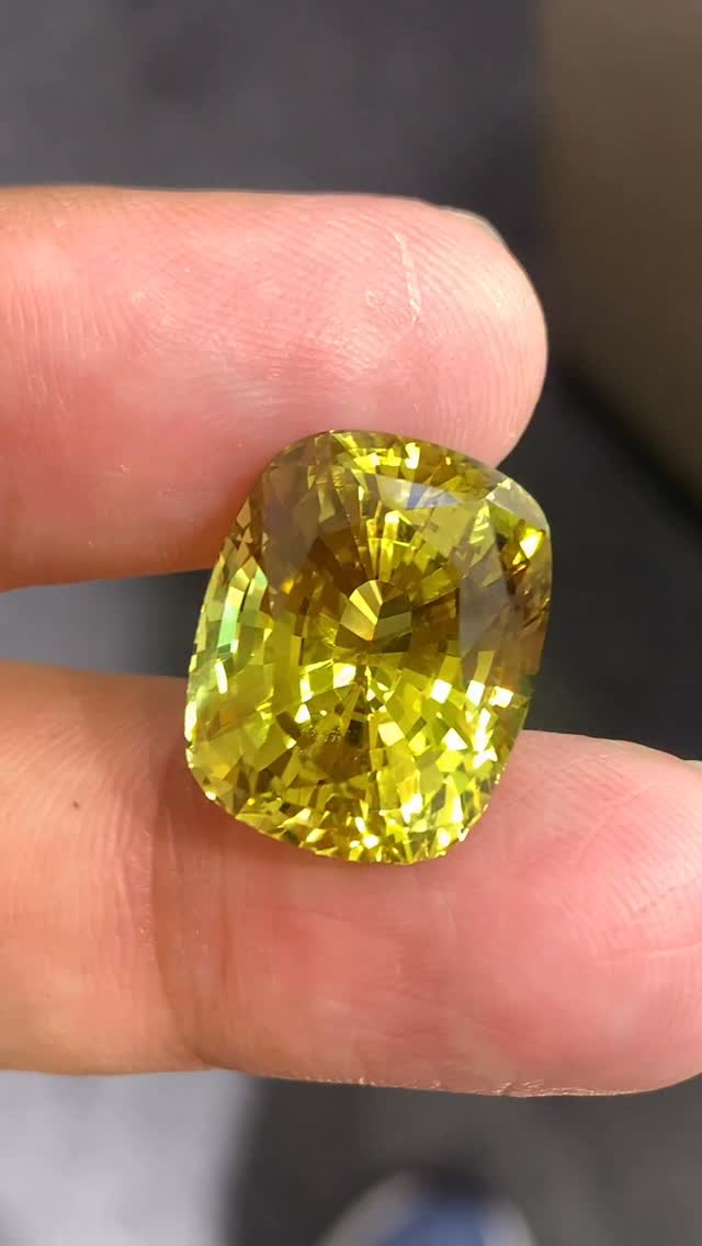 Chrysoberyl 22.46 ct
