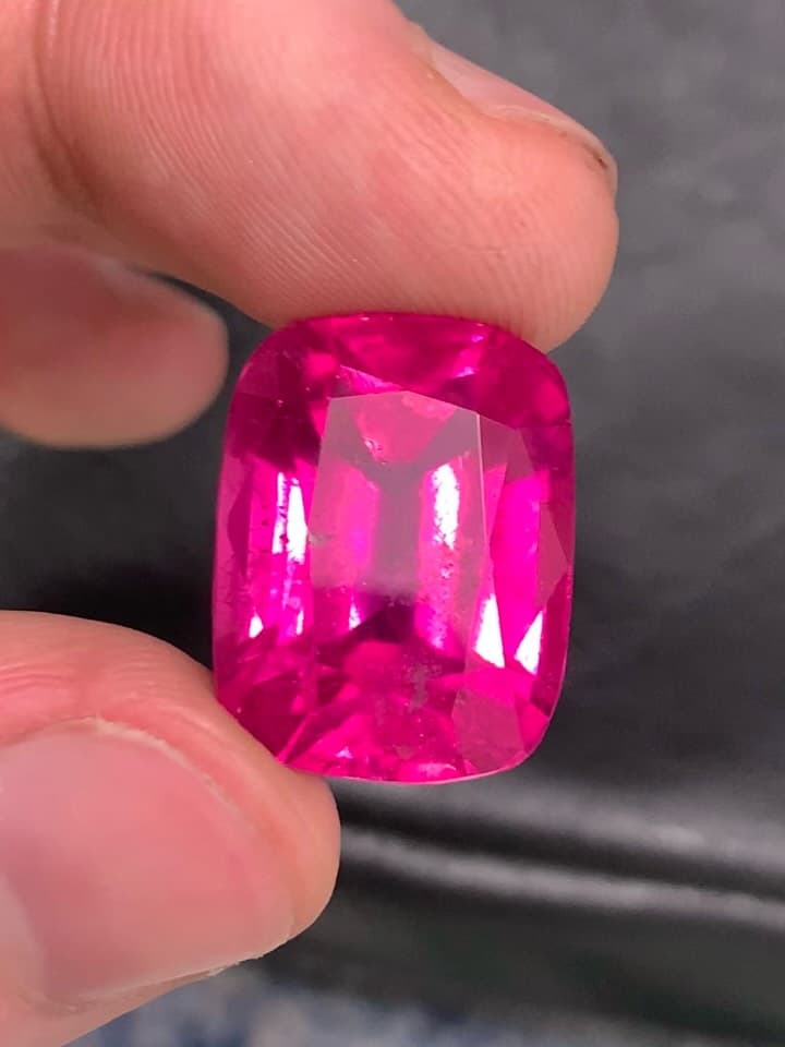 Rubellite 32.50 ct