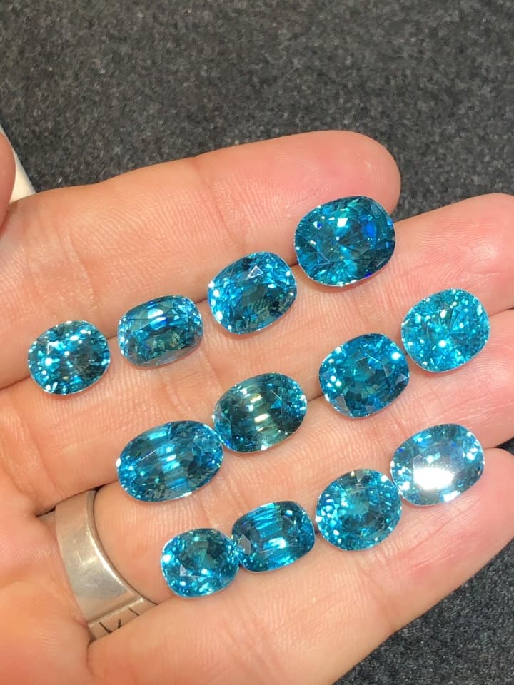 Zircon 105.65 ct