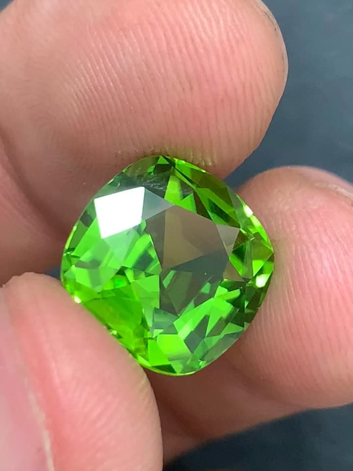 Peridot 11.20 ct