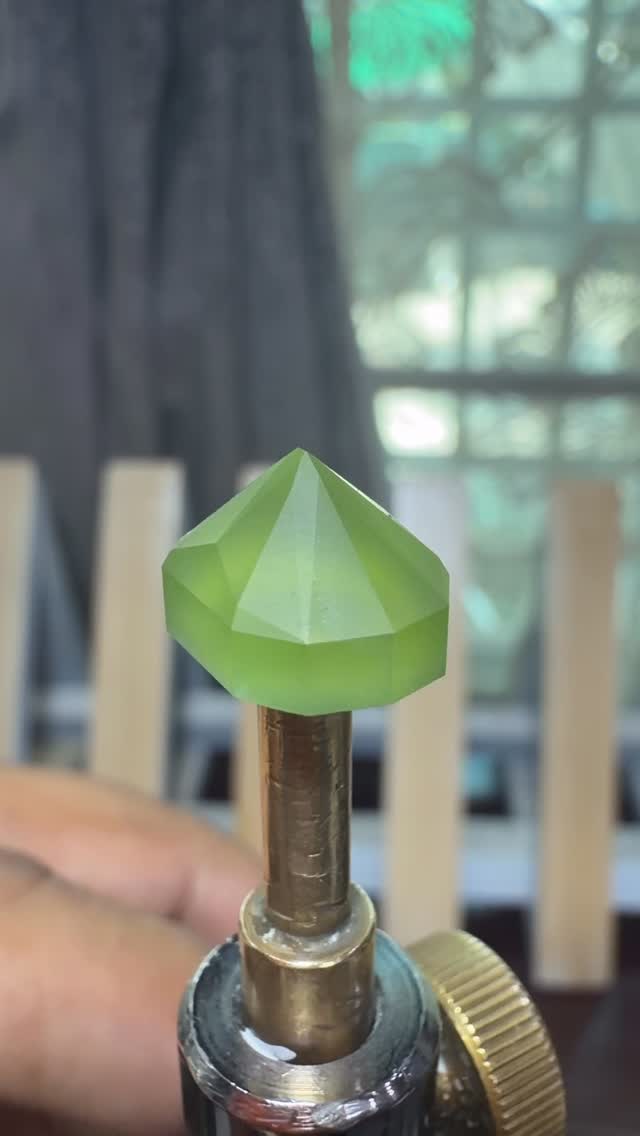 Peridot 6.35 ct