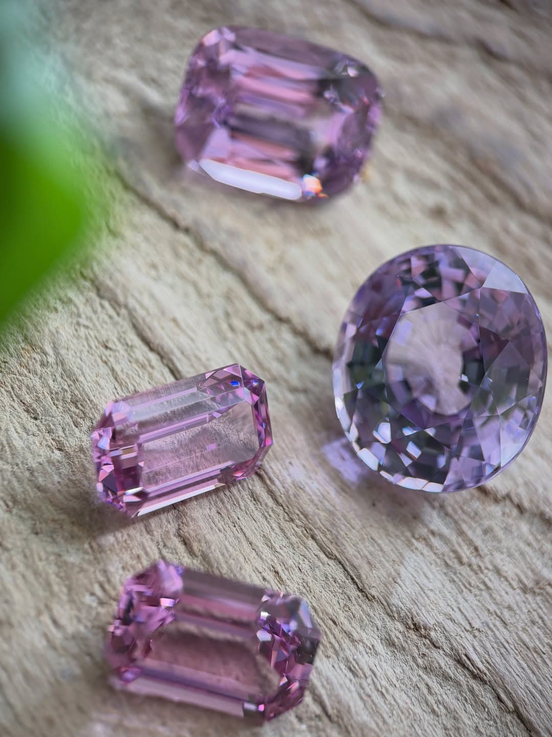 Spinel 0.00 ct
