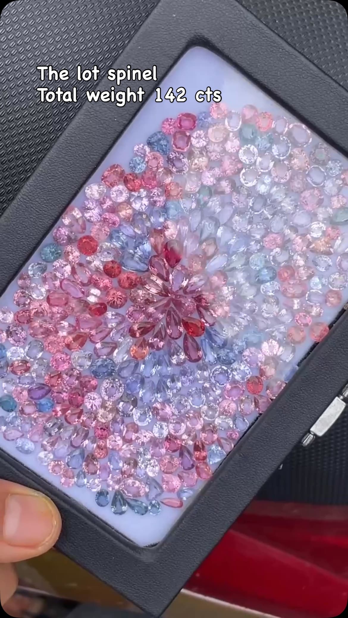 Spinel 142.00 ct