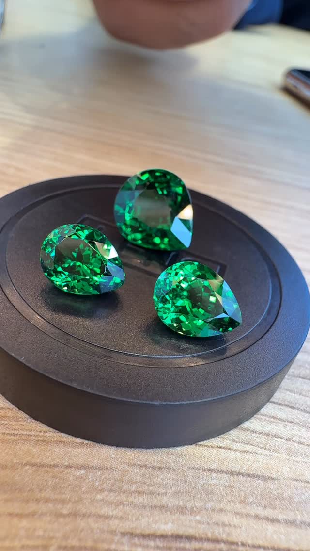 Tsavorite 9.95 ct