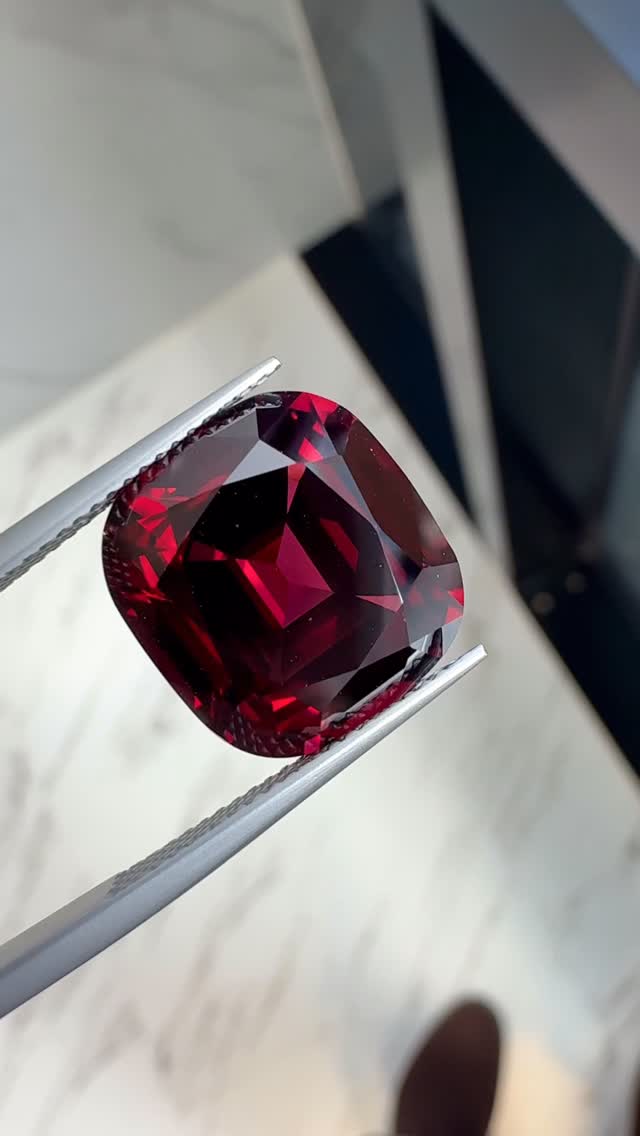 Garnet 15.40 ct