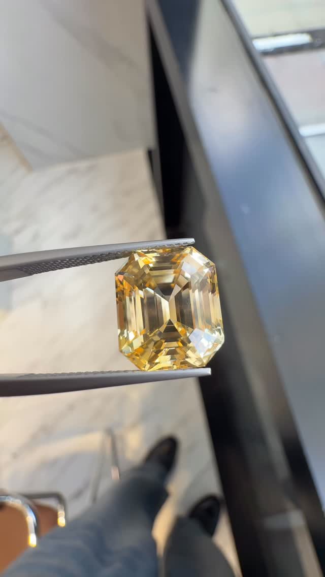 yellow sapphire 11.00 ct