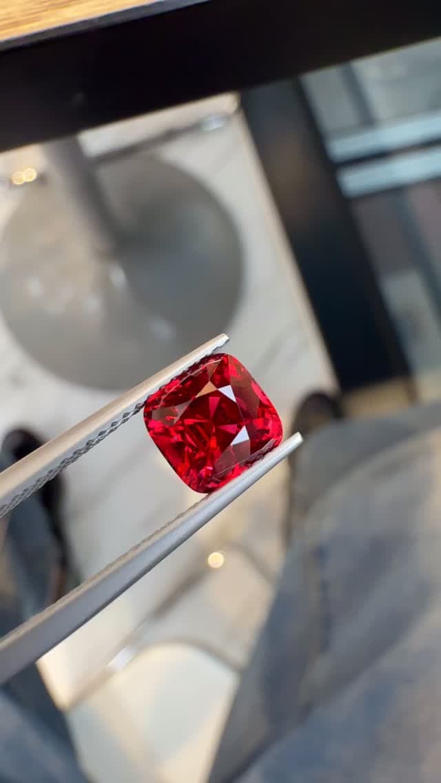 red spinel 2.18 ct