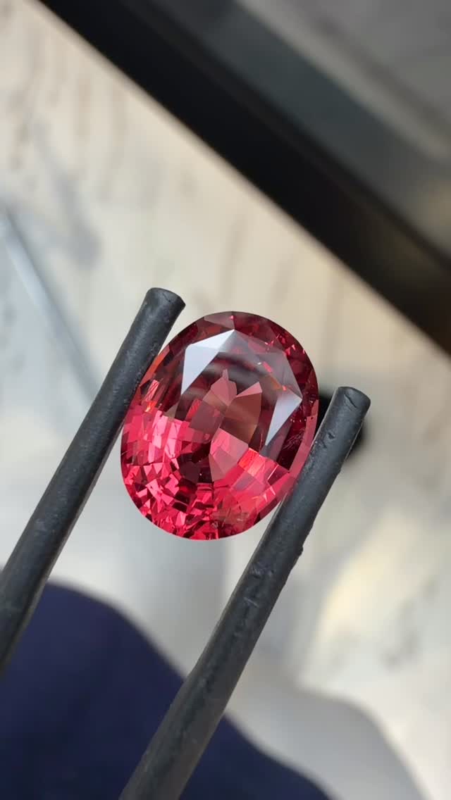 red spinel 4.19 ct