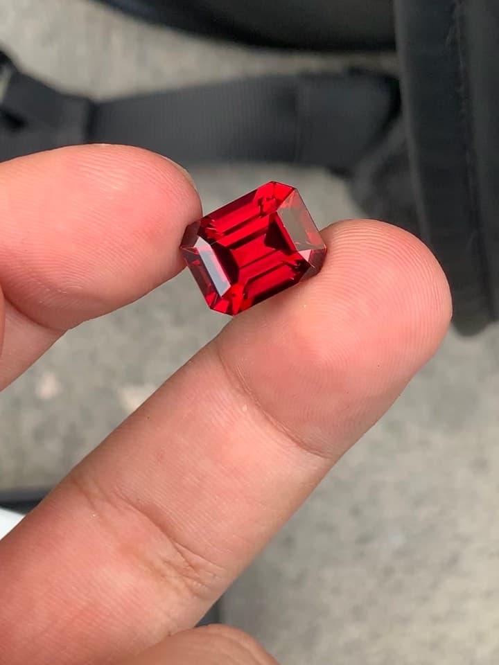 Malaya Garnet 10.80 ct