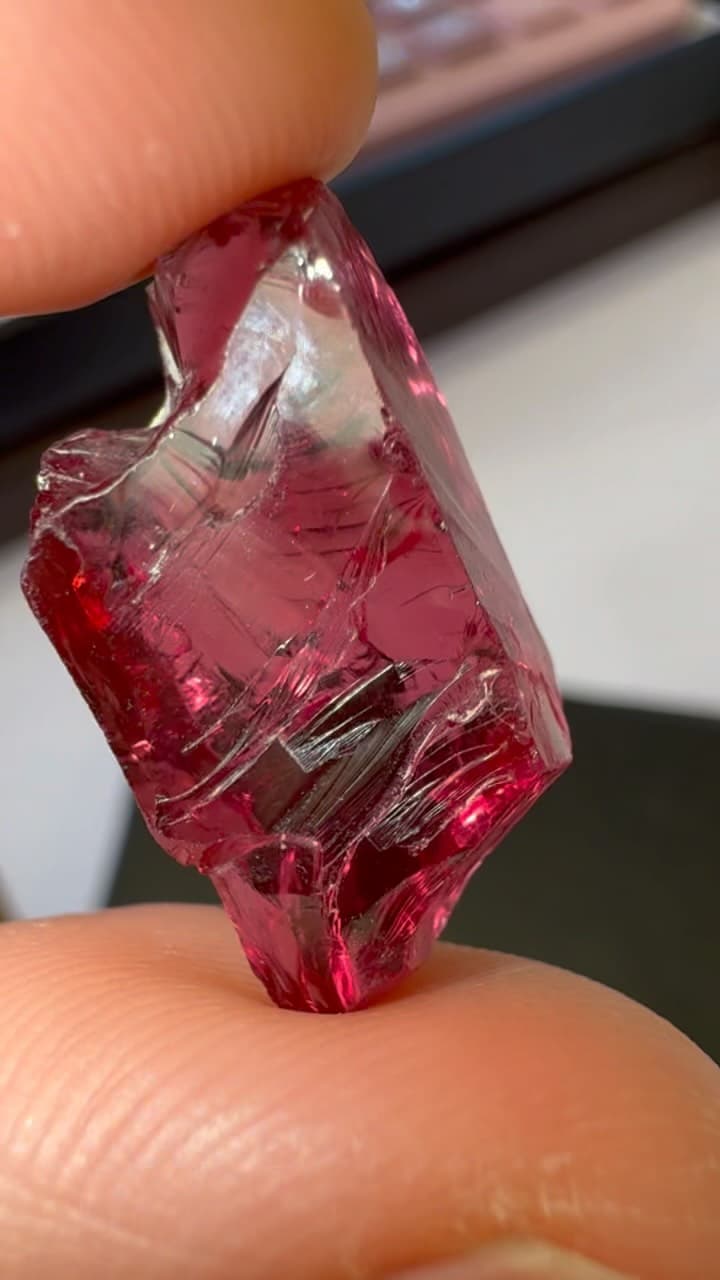 red spinel 20.46 ct