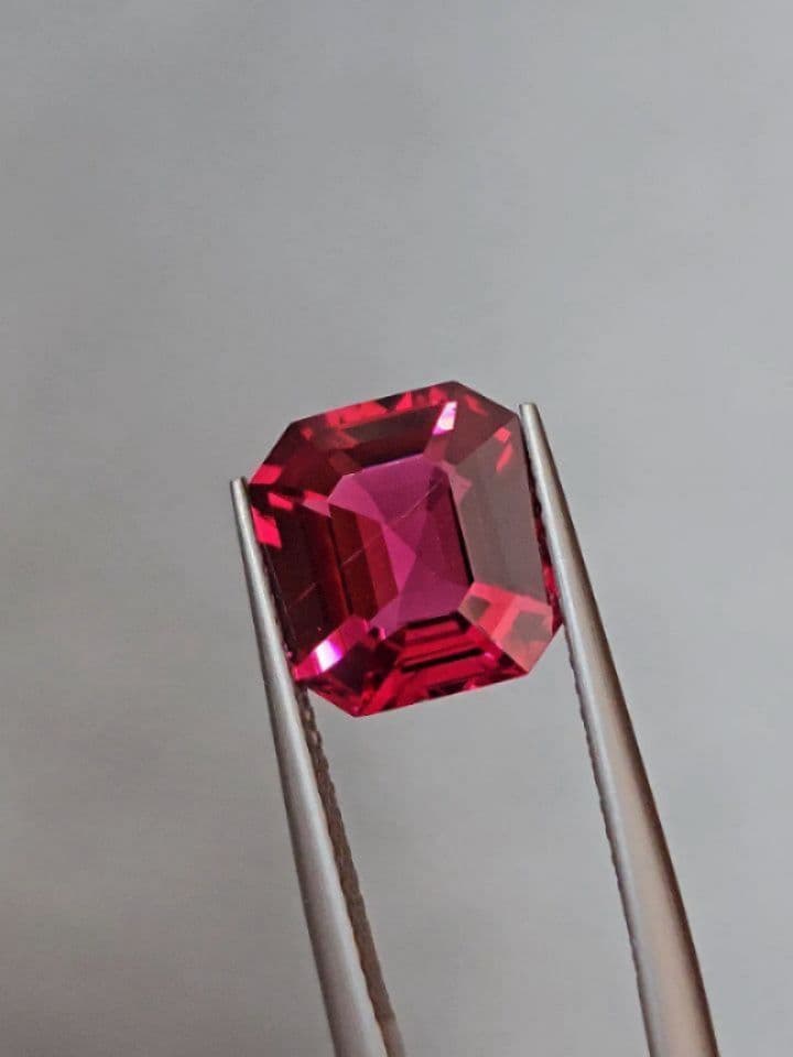 red spinel 4.57 ct