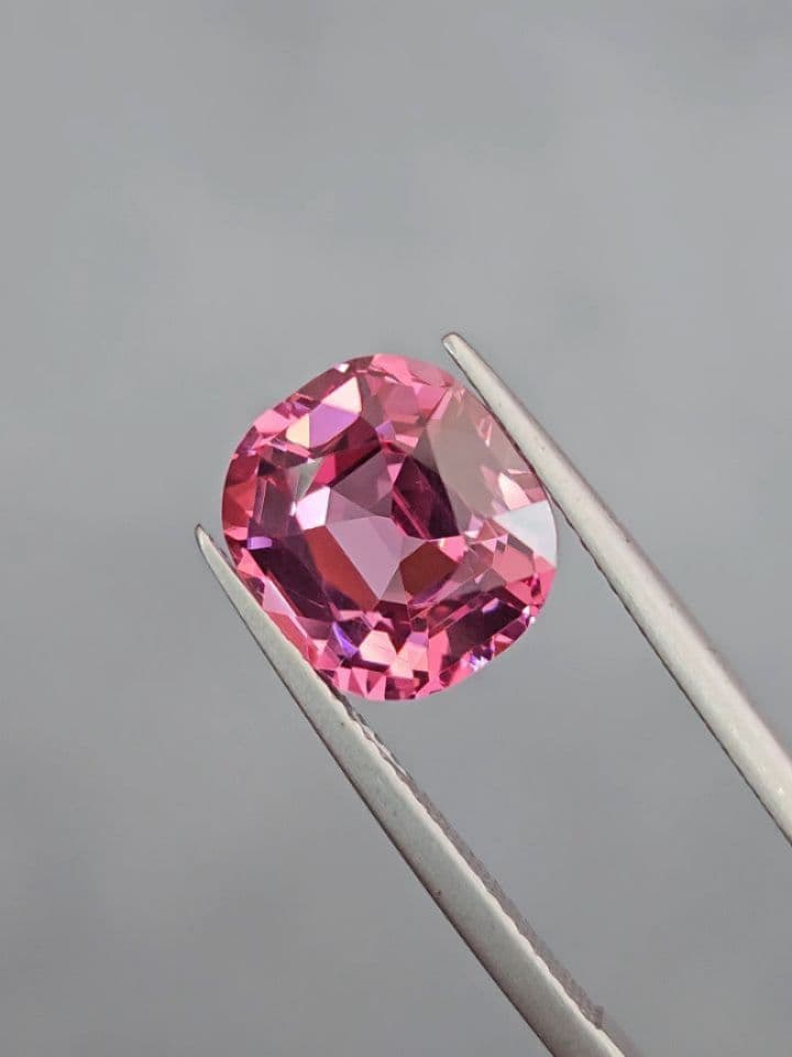 spinel 6.01 ct
