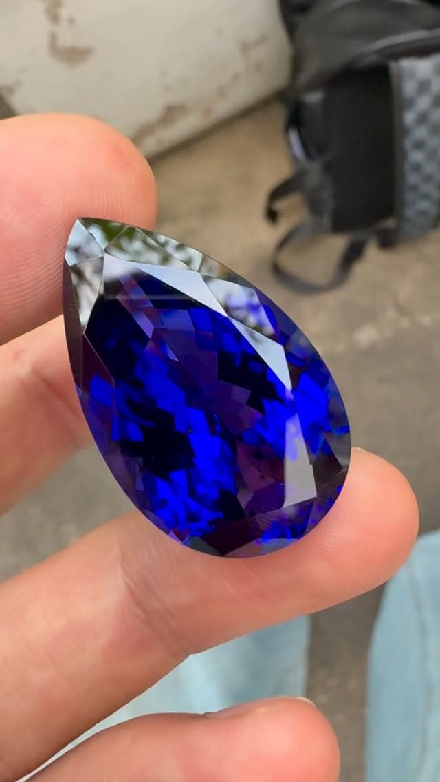 Tanzanite 57.96 ct