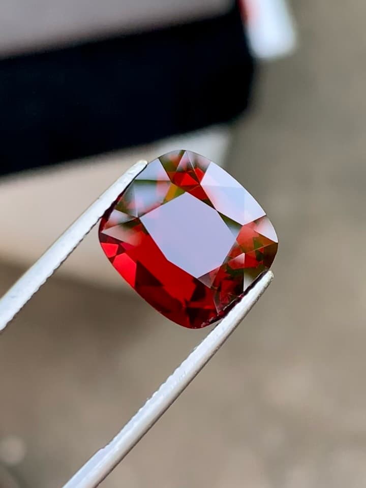 Spinel 0.00 ct