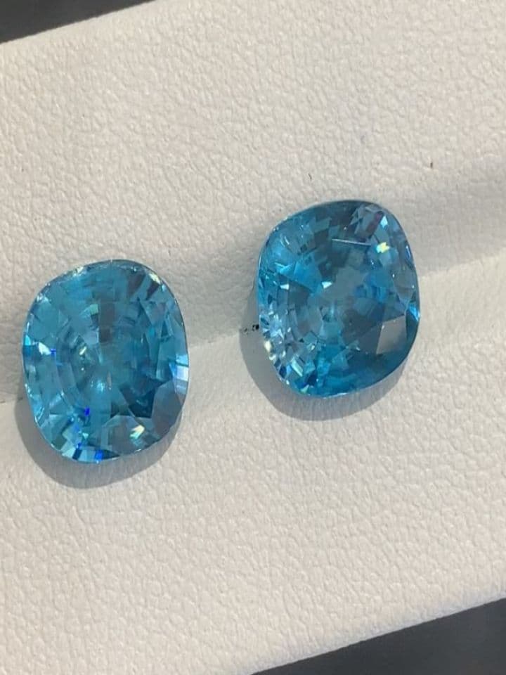 Blue Zircon 10.76 ct