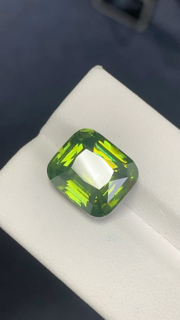 Peridot 0.00 ct