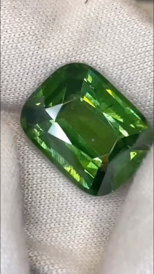 Tourmaline 0.00 ct