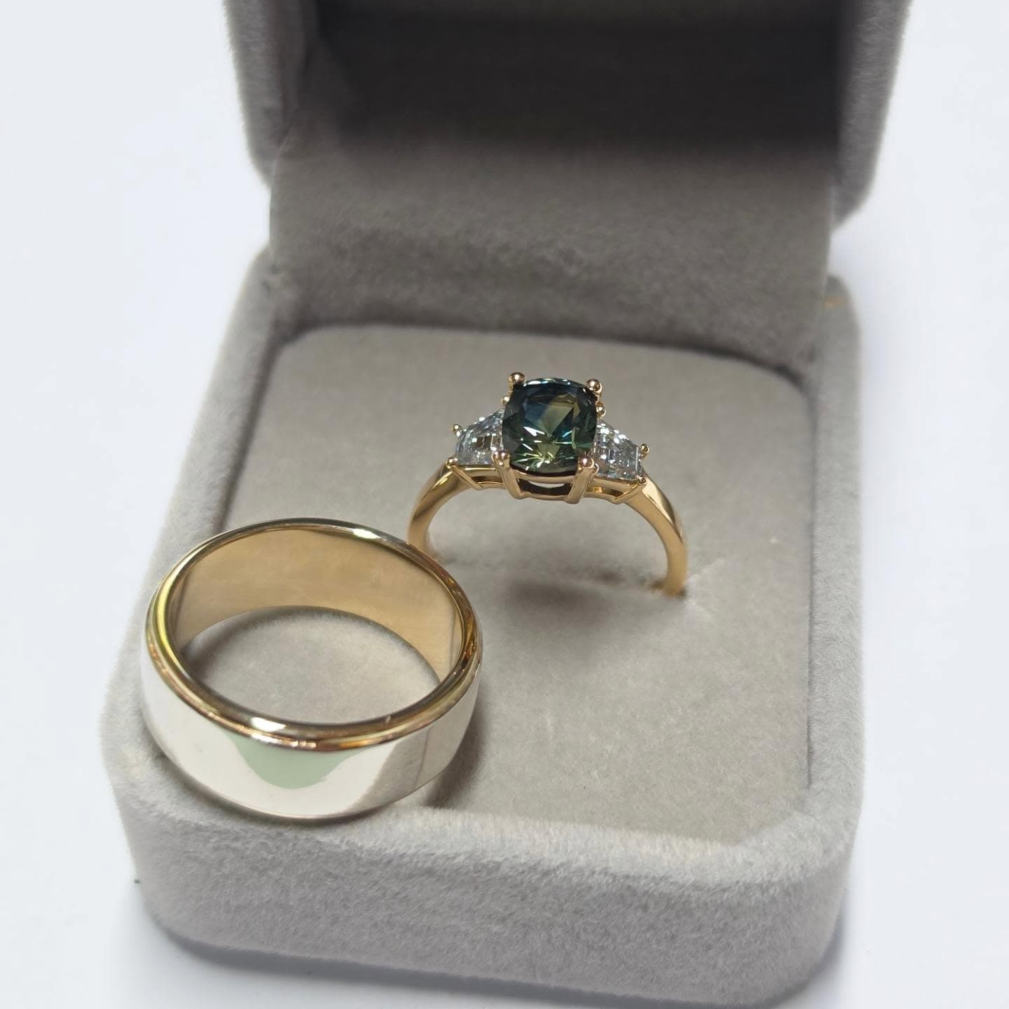 18k Yellow Gold Australian Sapphire and Diamond Trilogy Ring
