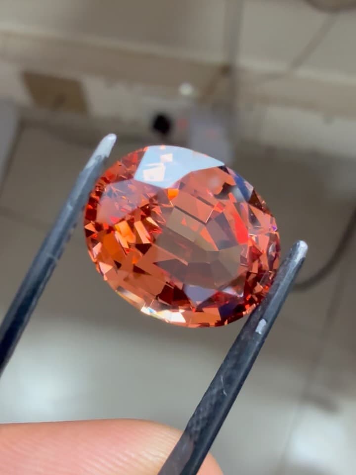 Malaya 12.04 ct