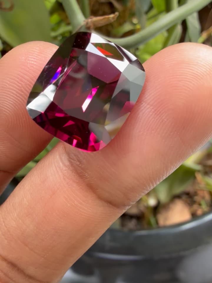 Garnet 16.86 ct
