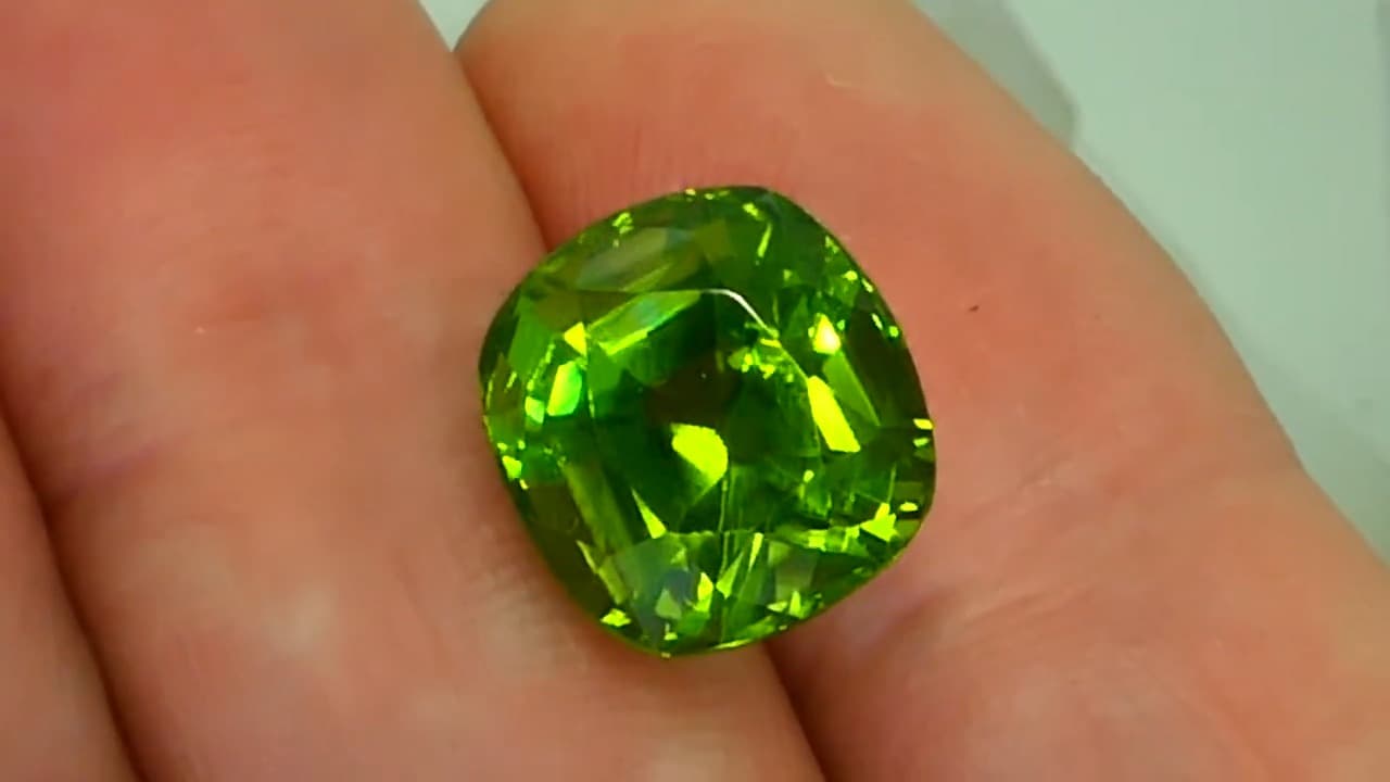Peridot 10.33 ct