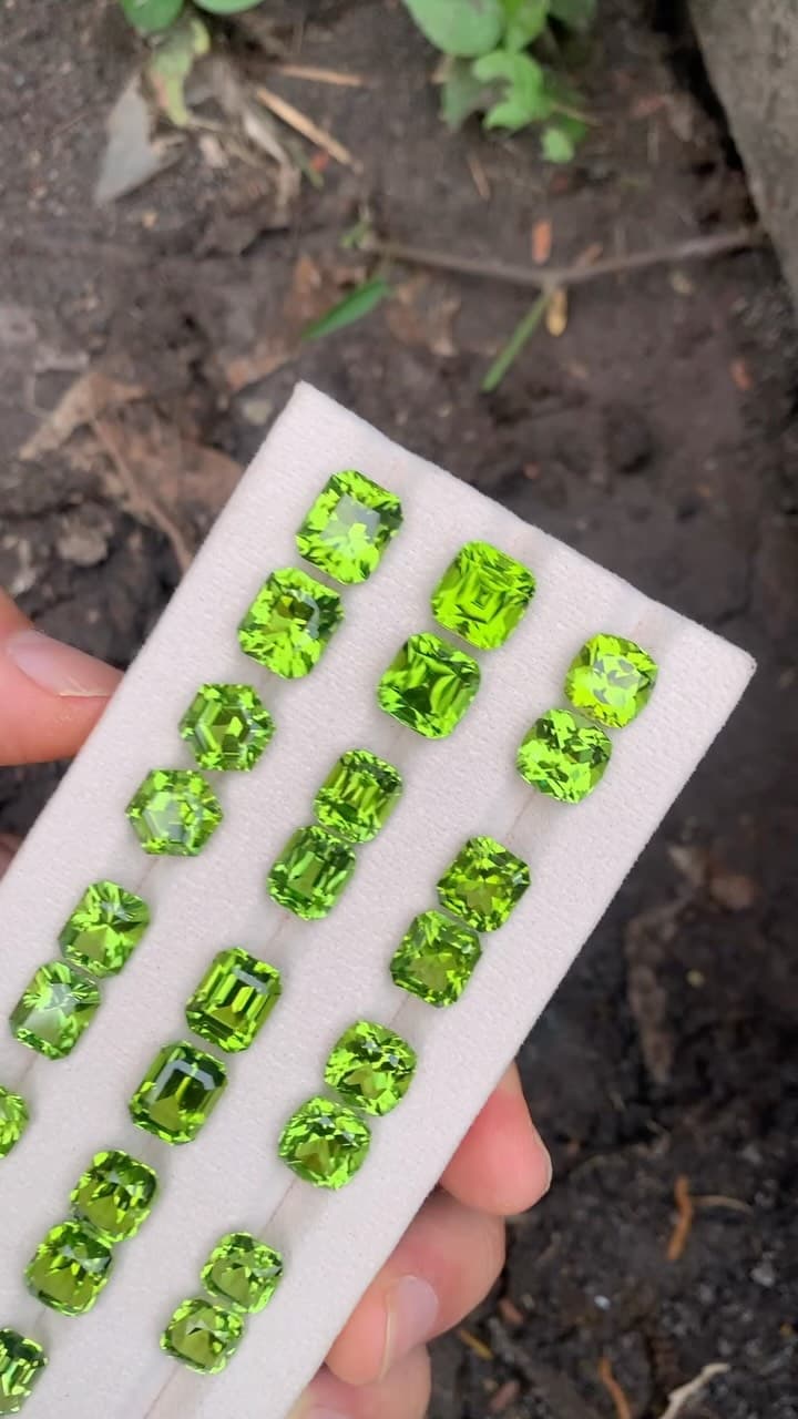 Peridot 0.00 ct