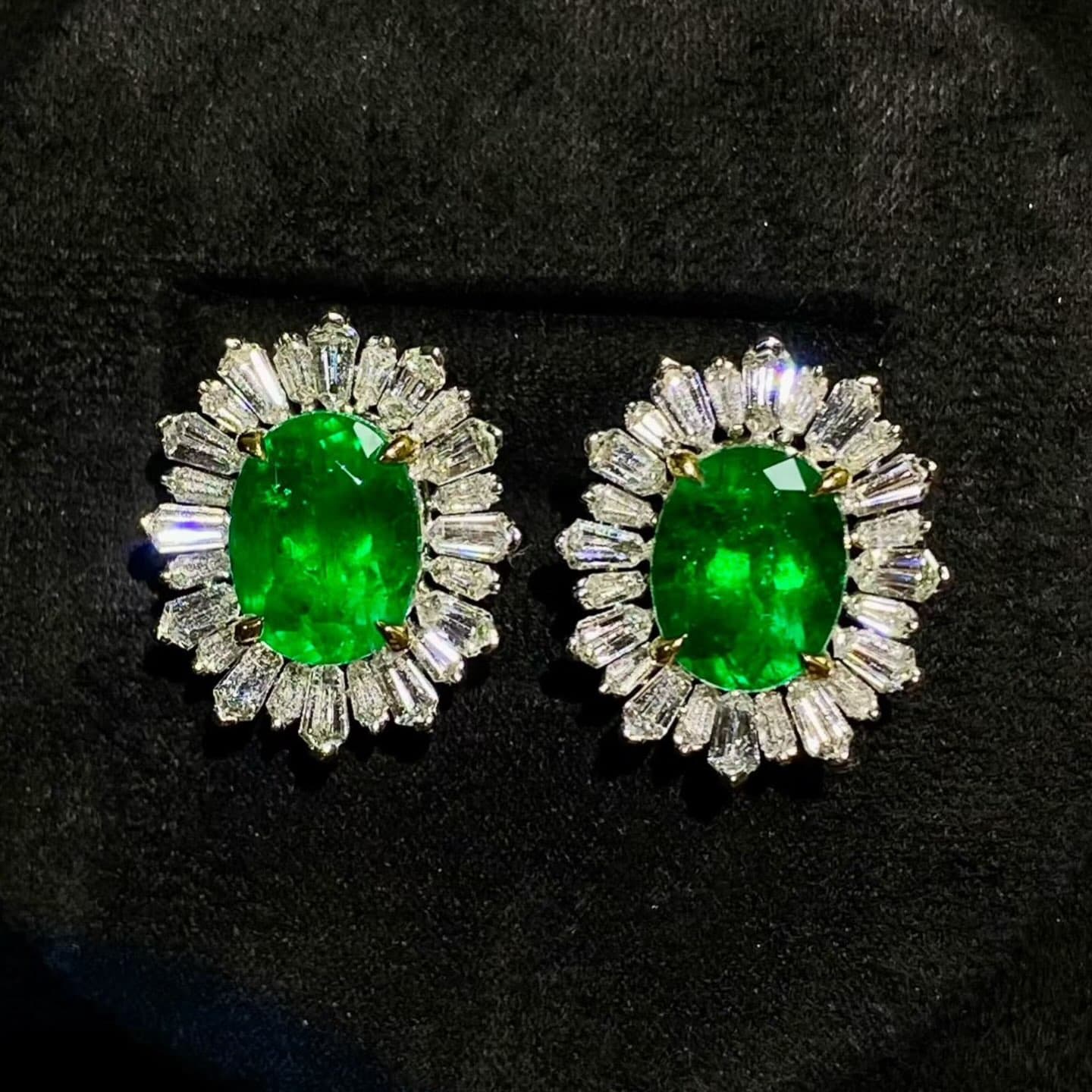 18k White Gold Panjshir Emerald Diamond Earrings