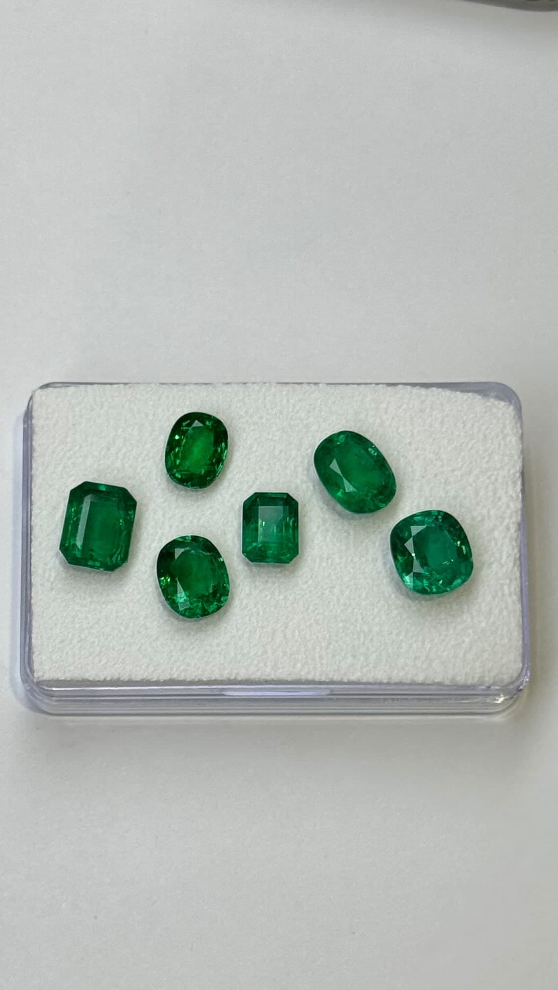 Emerald 0.00 ct