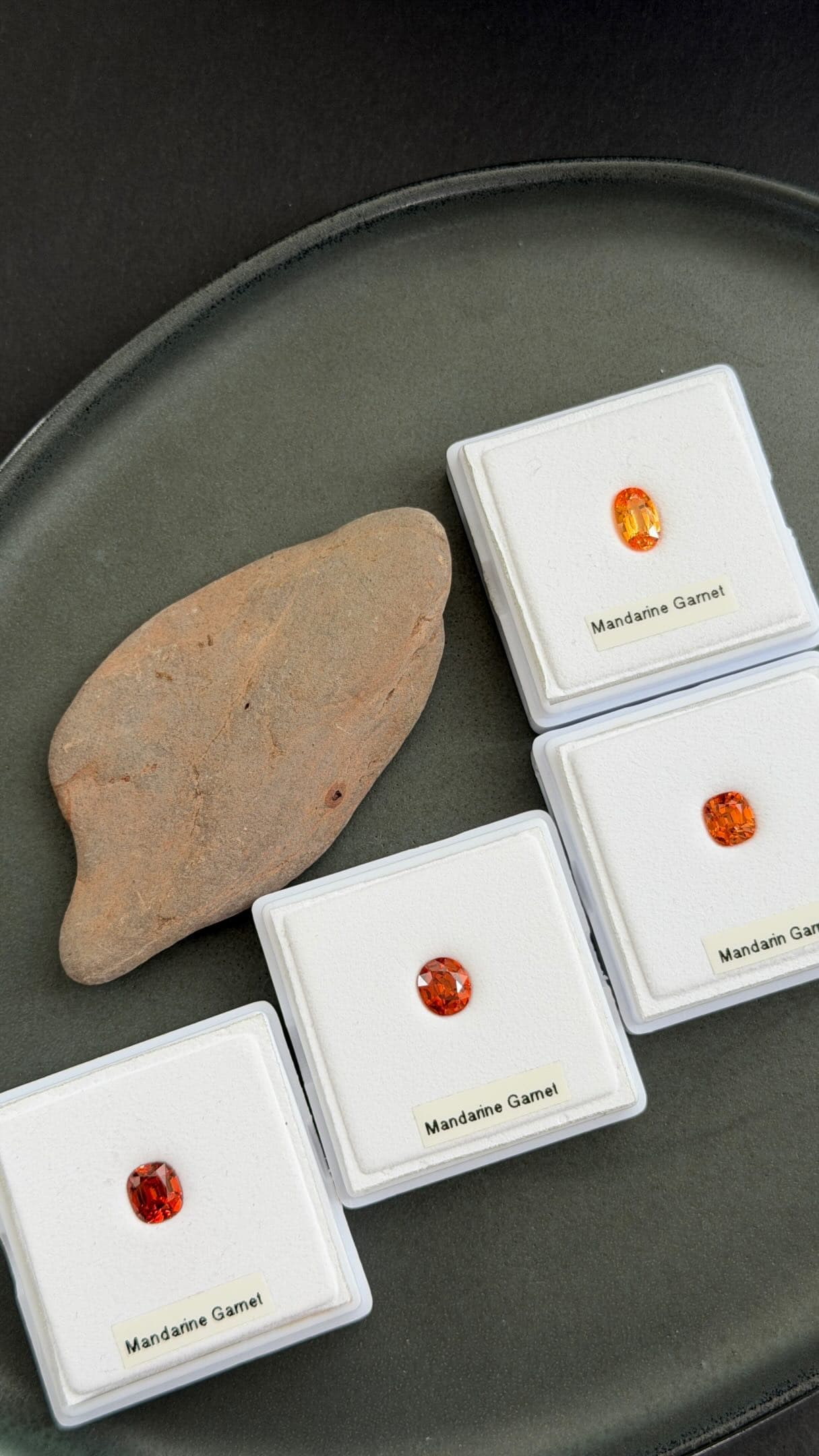 Mandarine Garnet 0.00 ct