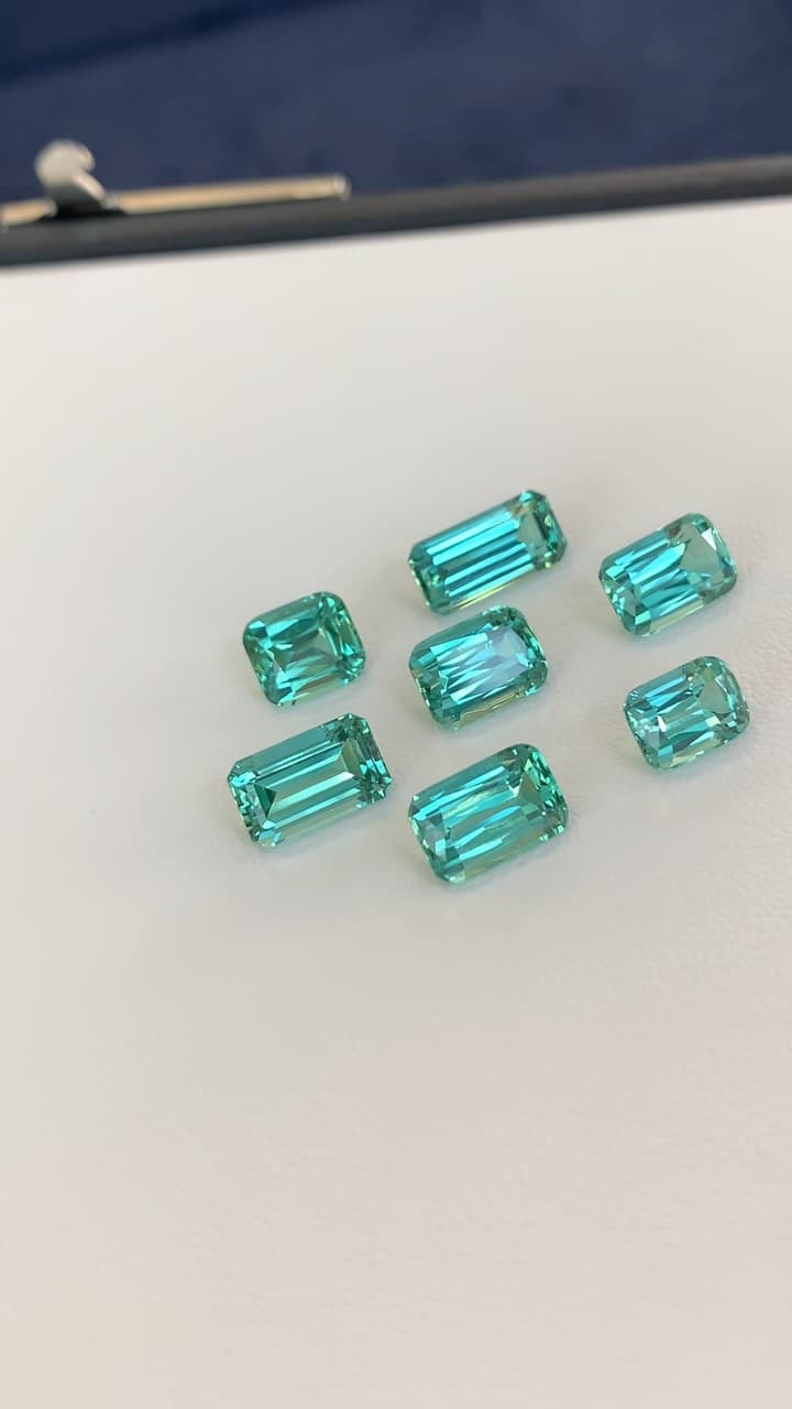 Lagoon 15.00 ct