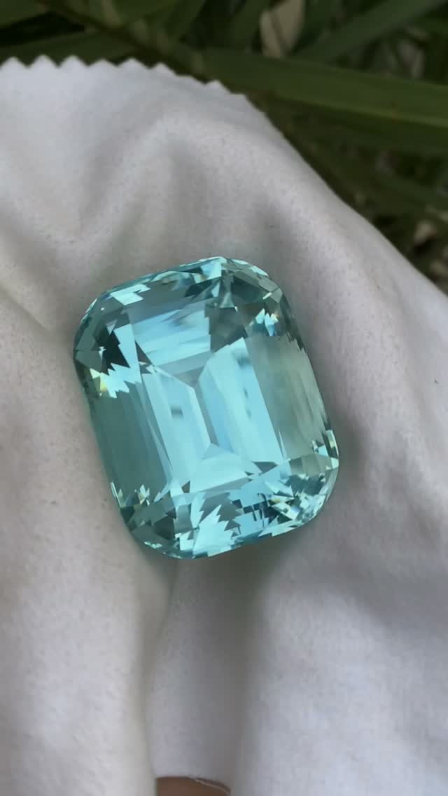 Aquamarine 278.10 ct