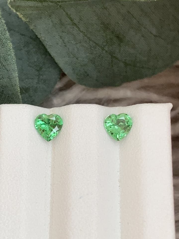 Tsavorite 0.00 ct