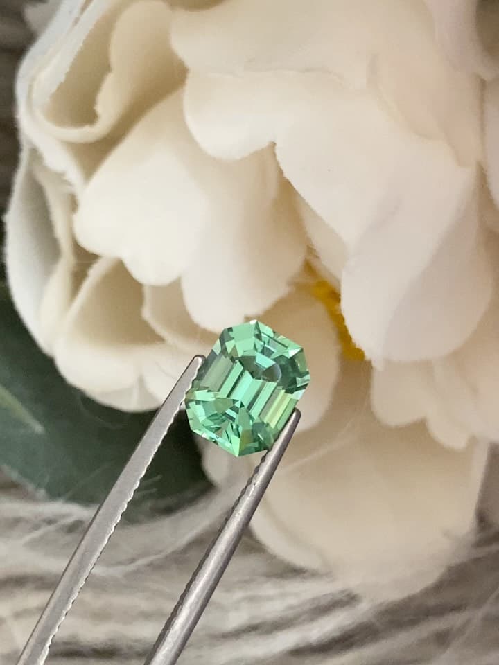 Neon Mint 2.19 ct