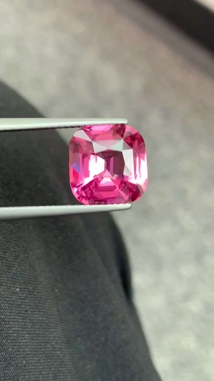 Spinel 0.00 ct