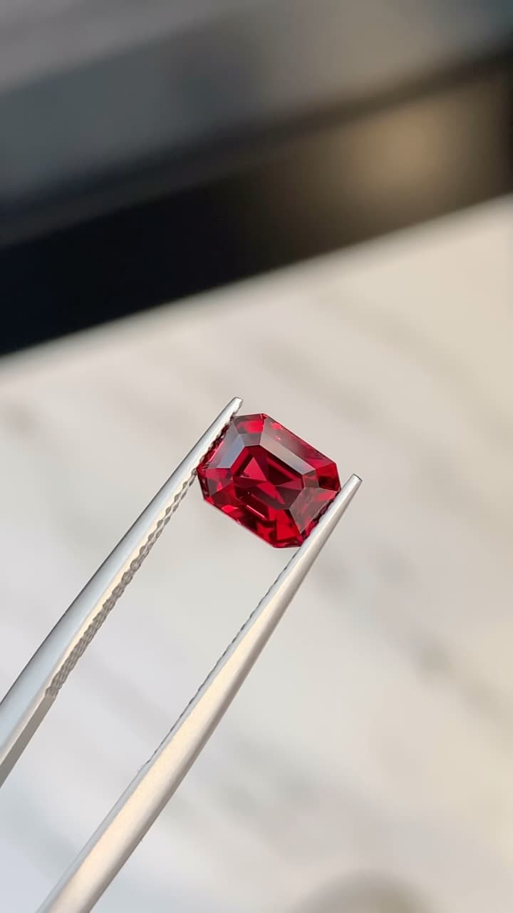 red spinel 1.83 ct