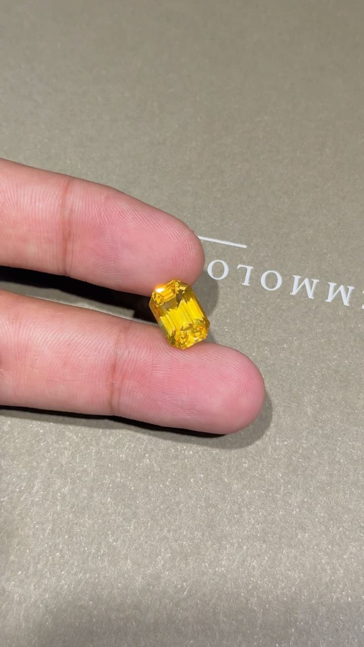 Yellow 8.26 ct