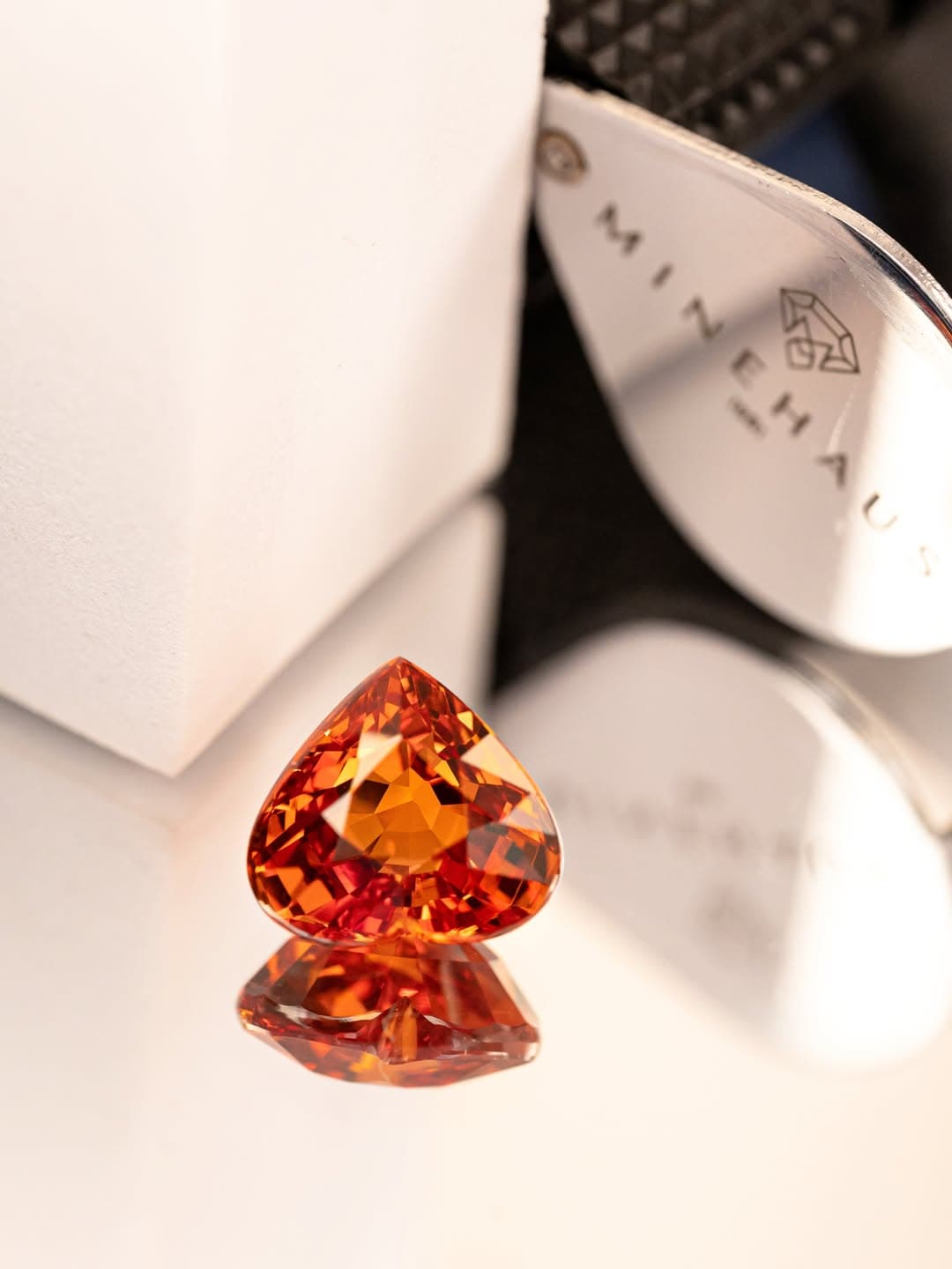 Spinel 0.00 ct