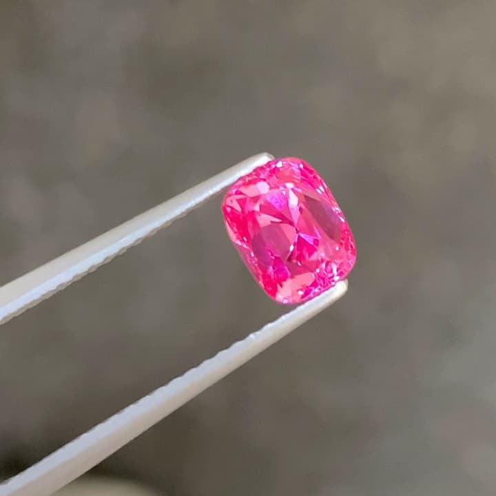 Spinel 0.00 ct