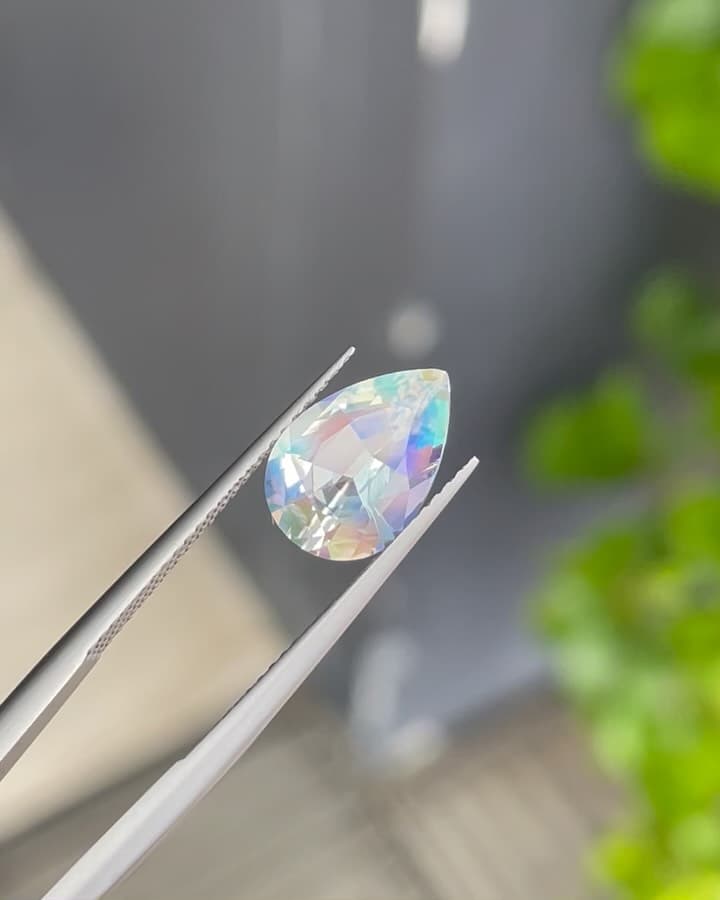 Rainbow Moonstone 2.14 ct