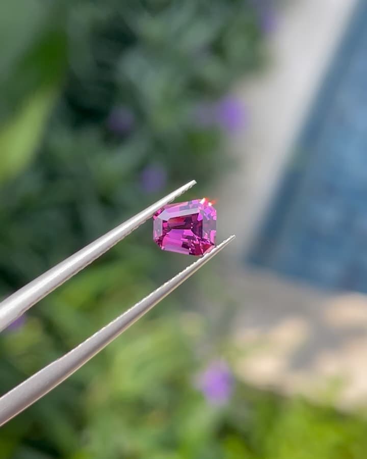 Rhodolite 0.97 ct