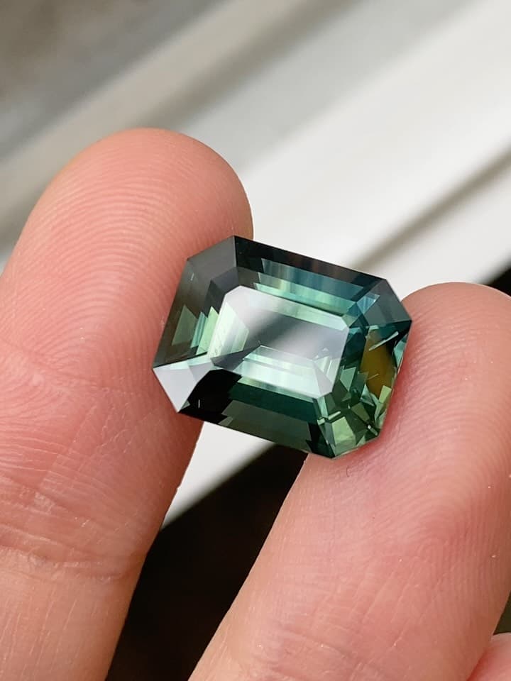 green sapphire 8.68 ct