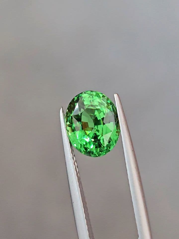 Green Garnet 4.09 ct