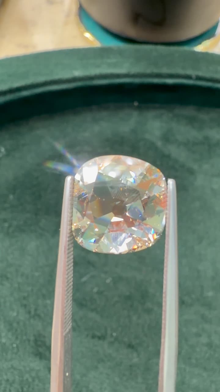 Zircon 0.00 ct