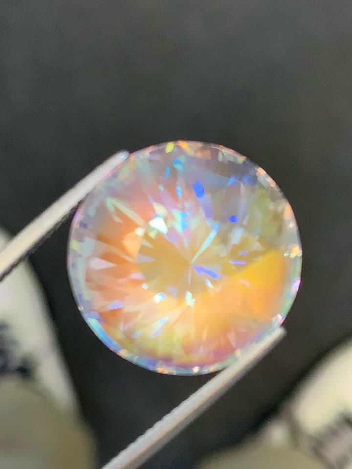 Rainbow Moonstone 26.00 ct