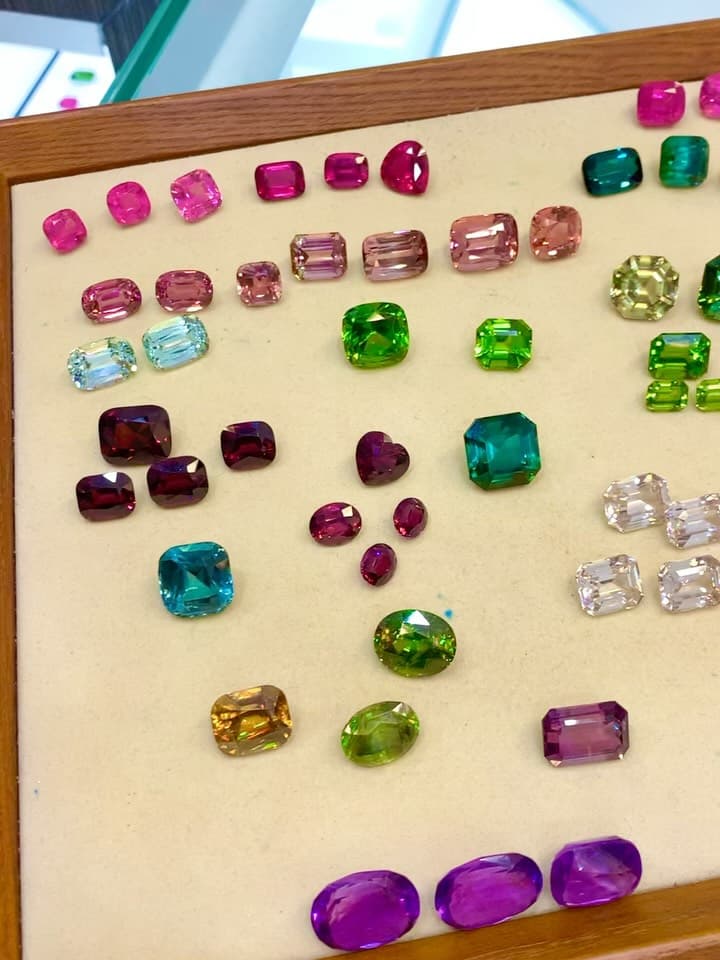 Mixed (Pink, Green, Blue, Purple, Yellow) 0.00 ct